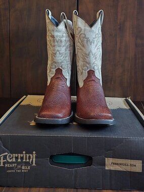 Ferrini Toro Rugged Square Toe Boots | Retails for $239